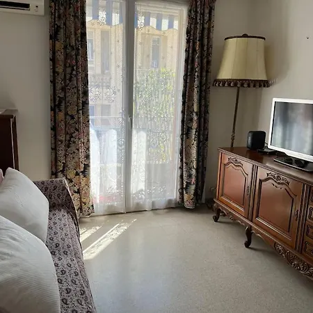 Juan Les Pins Apartment